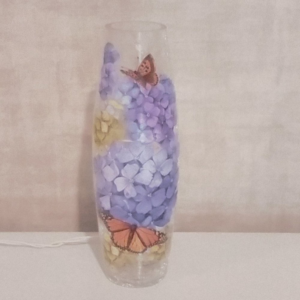 Stony Creek Hydrangea & Butterfly Light